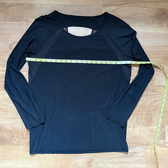 Long-Sleeved + Lightweight Black Mesh Tee: Lululemon - Picture 2 of 14